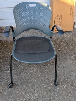 Black Mesh Office/Guest Chair – Comfortable & Sturdy – $10