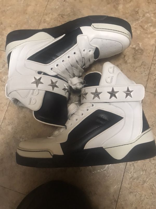 Givenchy Sneakers Size 7