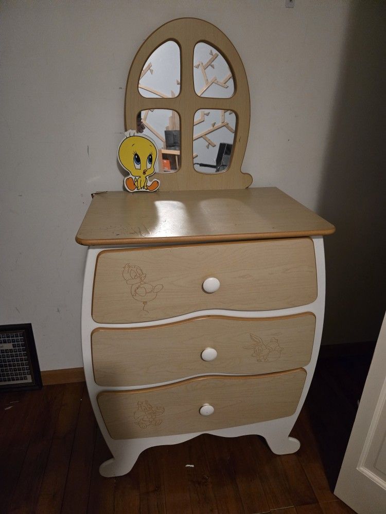 Looney Tunes Dresser 