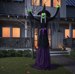 8 foot Animatronic Halloween Witch NIB