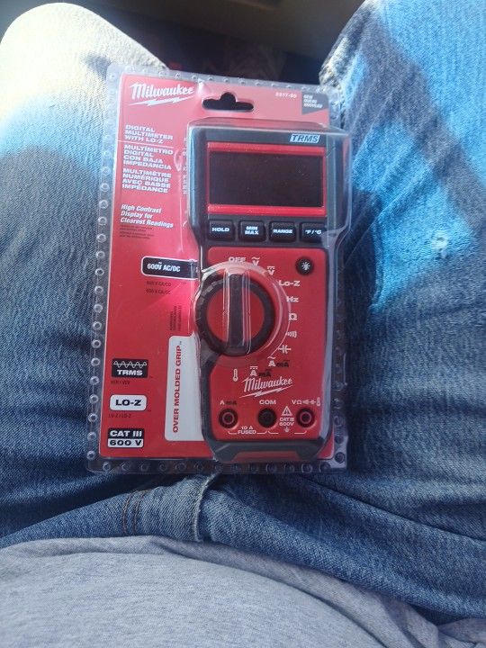 Milwaukee Voltage Tester