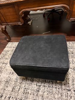 Black Storage Ottoman – Great Condition