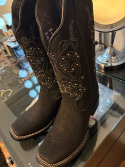 Women’s  size 9 Cowgirl Boots