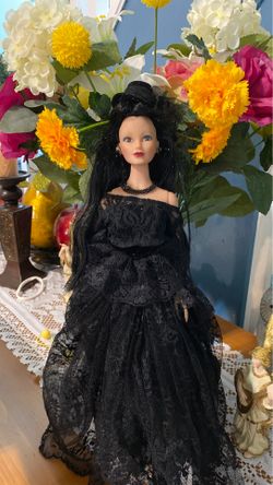 Twyla moon vampire Chic fashion doll