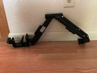 Monitor arm 24’ and 27’