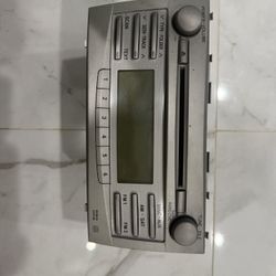 2010–2011 Toyota Camry OEM Radio CD Player – Tested Working