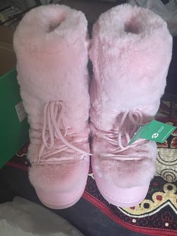 Brand new snow y2k boots
