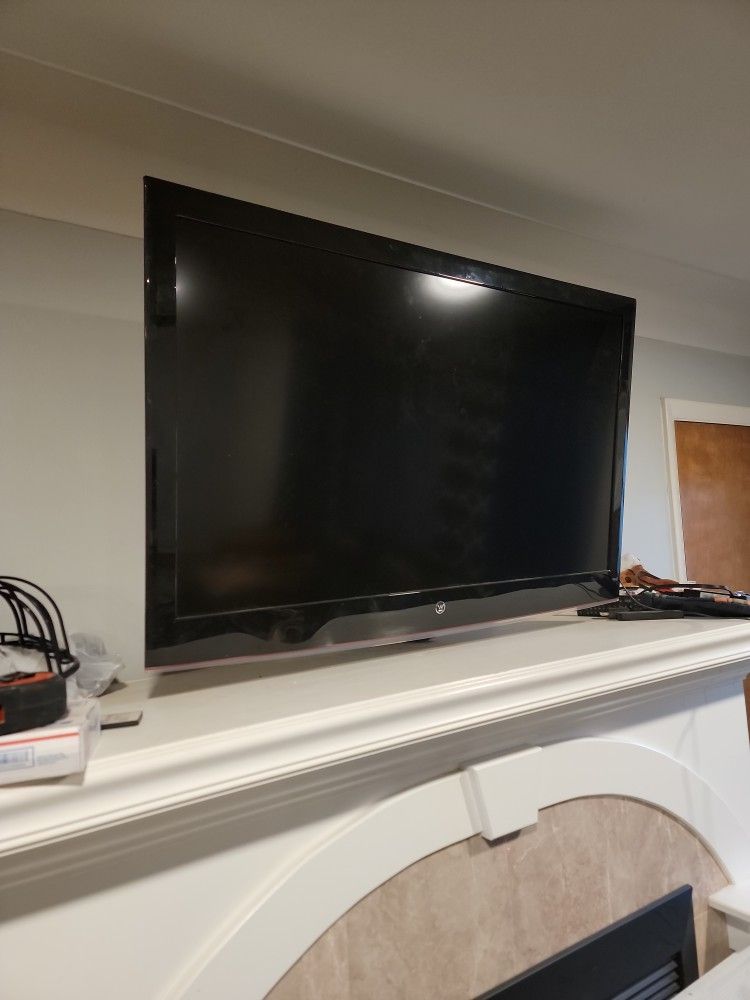 42 Inch TV With wall Mount