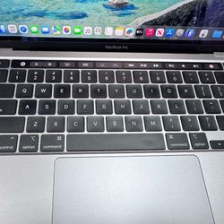 MacBook Pro M2