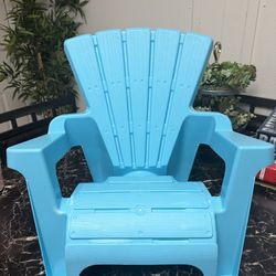 Little Tikes Aqua Blue Toddler Garden Chair.  Good Condition. No cracks!   Clean!