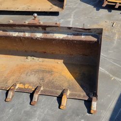 Bobcat 60'' Tooth Bucket With Hitch 2'' Ball Built In 