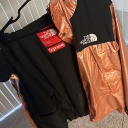 Supreme X North face 