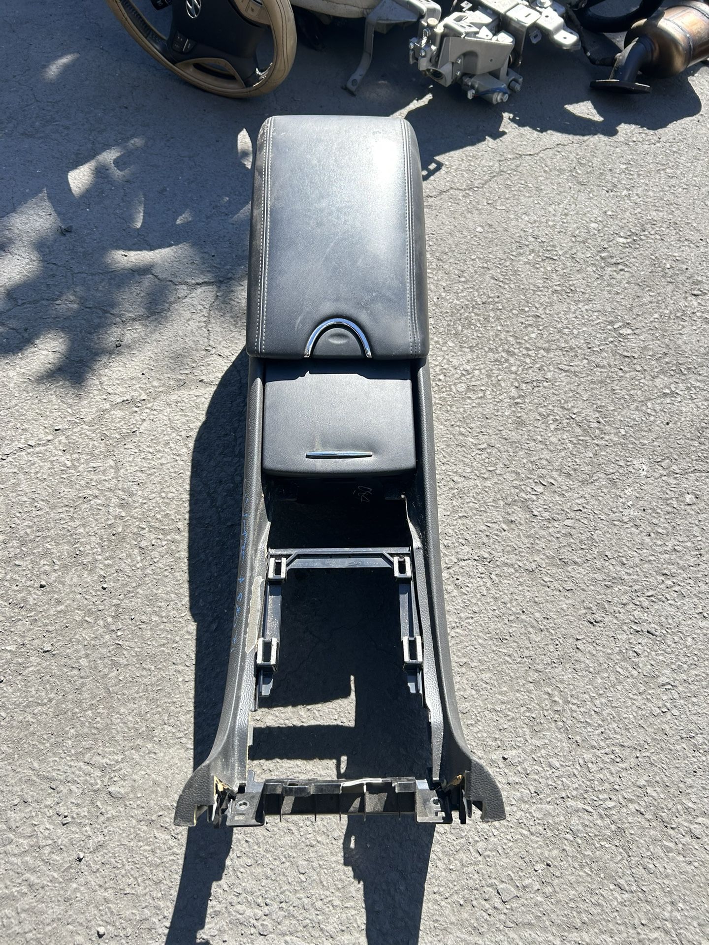 2010 Infiniti G37 Sedan Center Console 