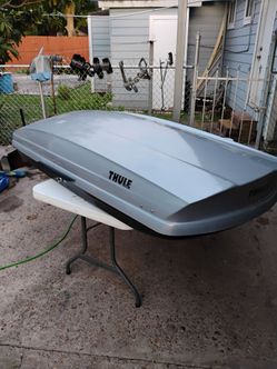 Thule cargo box