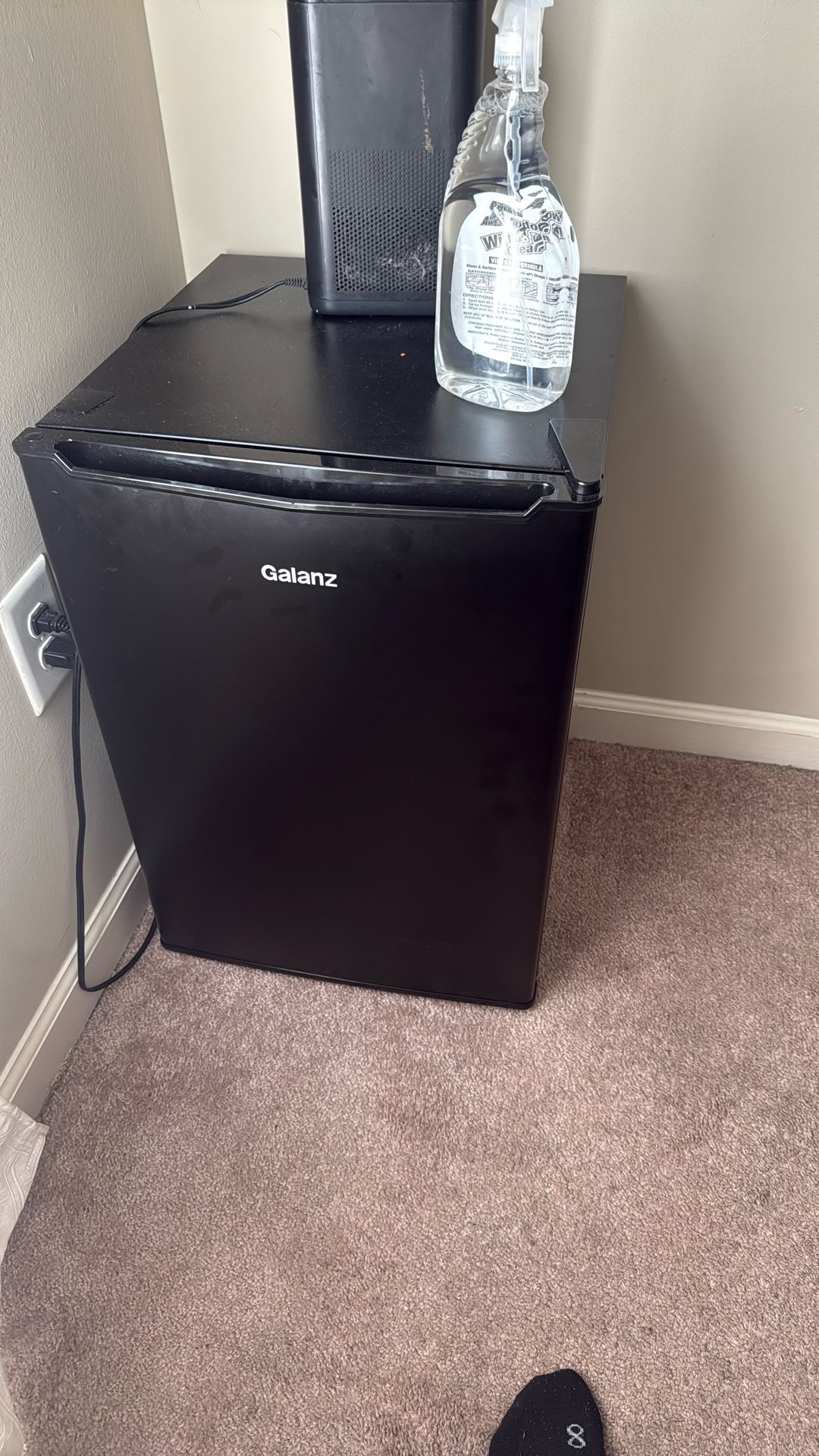 Mini fridge