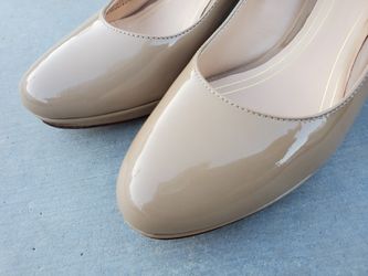 Women's Cole Haan - Patent Leather - Nude Color- Size 5B - Open to Offers!