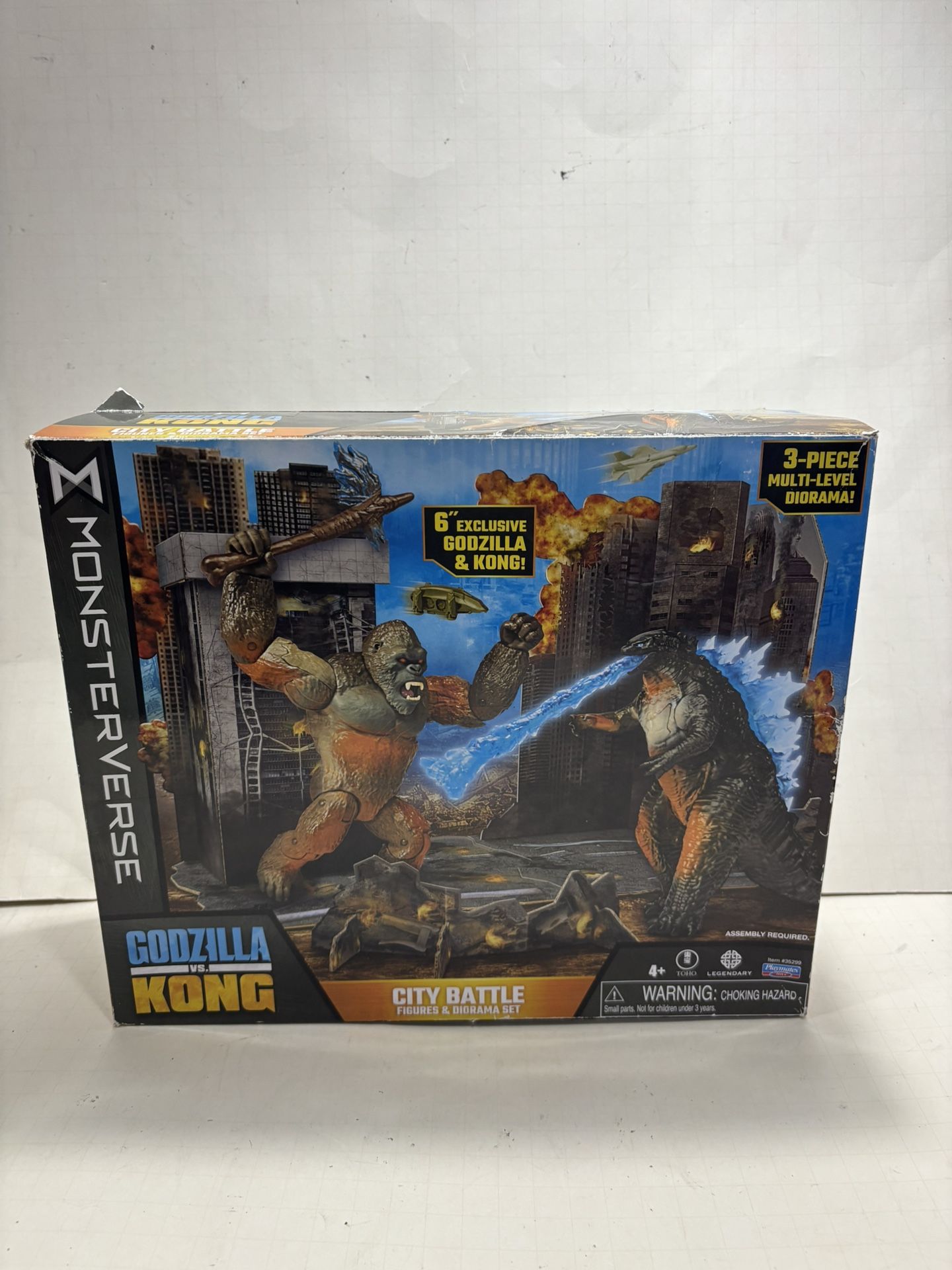 Monsterverse City Battle Godzilla vs Kong 6” Figures & Diorama