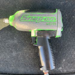 Snap On 1/2 Impact Wrench (mg725)