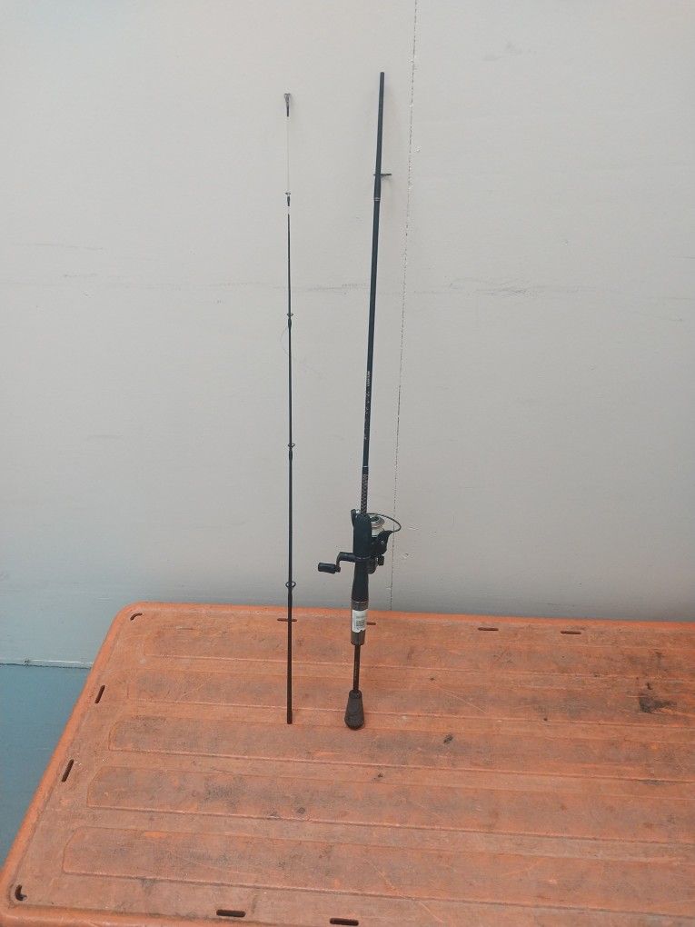 Ugly Stik Shakespeare Fishing Pole And Reel Near New