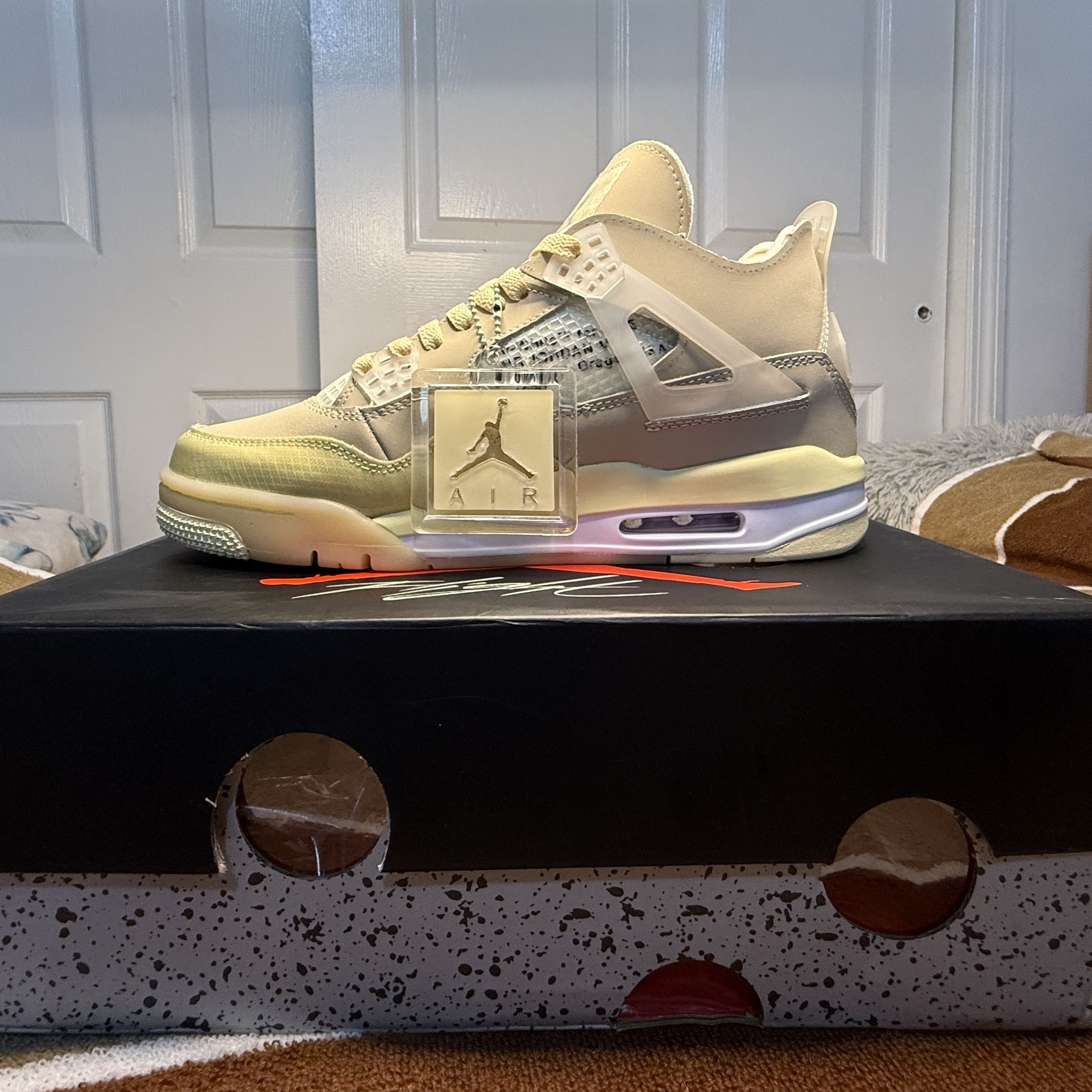 Nike Air Jordan 4 Retro Off-White Sail Men's Size 10/Women's Size 11.5