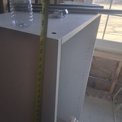 Each closet has there price each door has there price  cada cosa tiene su precio