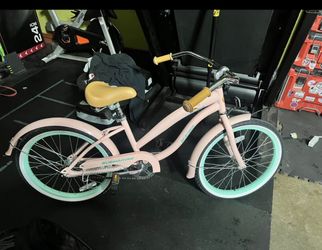 Girls Cruiser bike