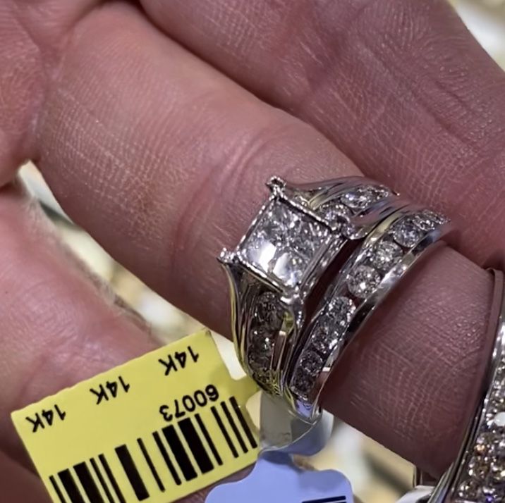 14 K White  Gold Size 8 Real Diamond ring