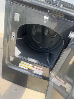 Washer and dryer nothing wrong with them just needs to be picked up