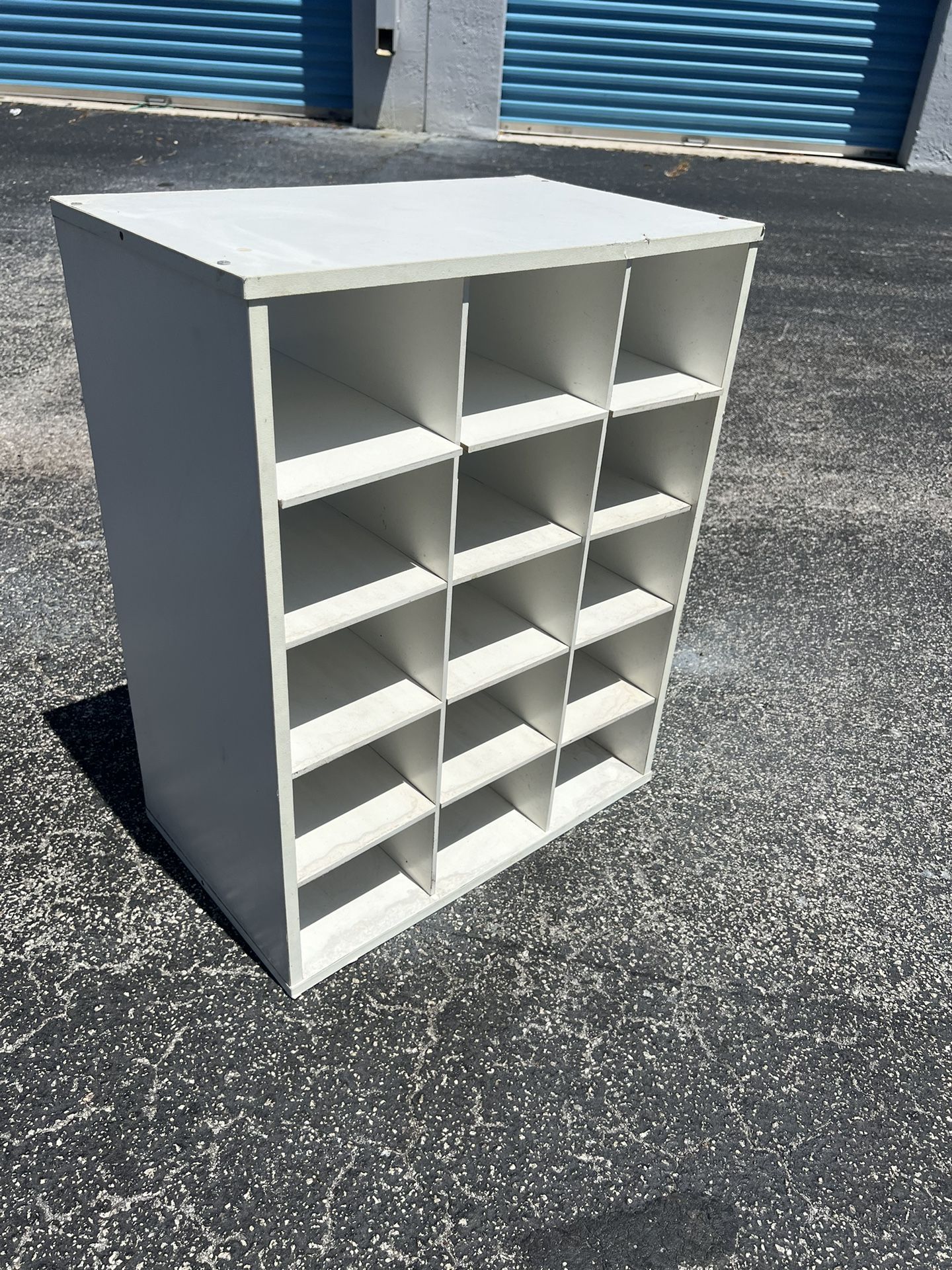 White Cube 15 Cubby Storage Shoe Rack Organizer Shelf! Great For Closet Or Garage! Some cosmetic wear on bottom shelf 19.5x12x24in