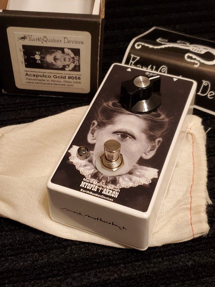 Super Rare: Acapulco Gold: Grandma Cyclops Ltd. Edition
Mark Mothersbaugh DEVO