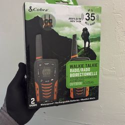 Cobra Walkie talkie 35 Miles Range NEW !!