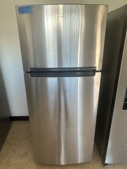 Whirlpool 28.5” W Stainless Steel Top & Bottom Refrigerator