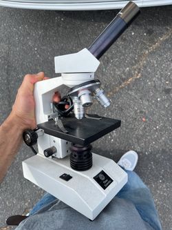 Microscope