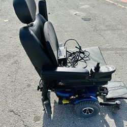ELECTRIC MOTORIZED CHAIR WITH CHARGER
