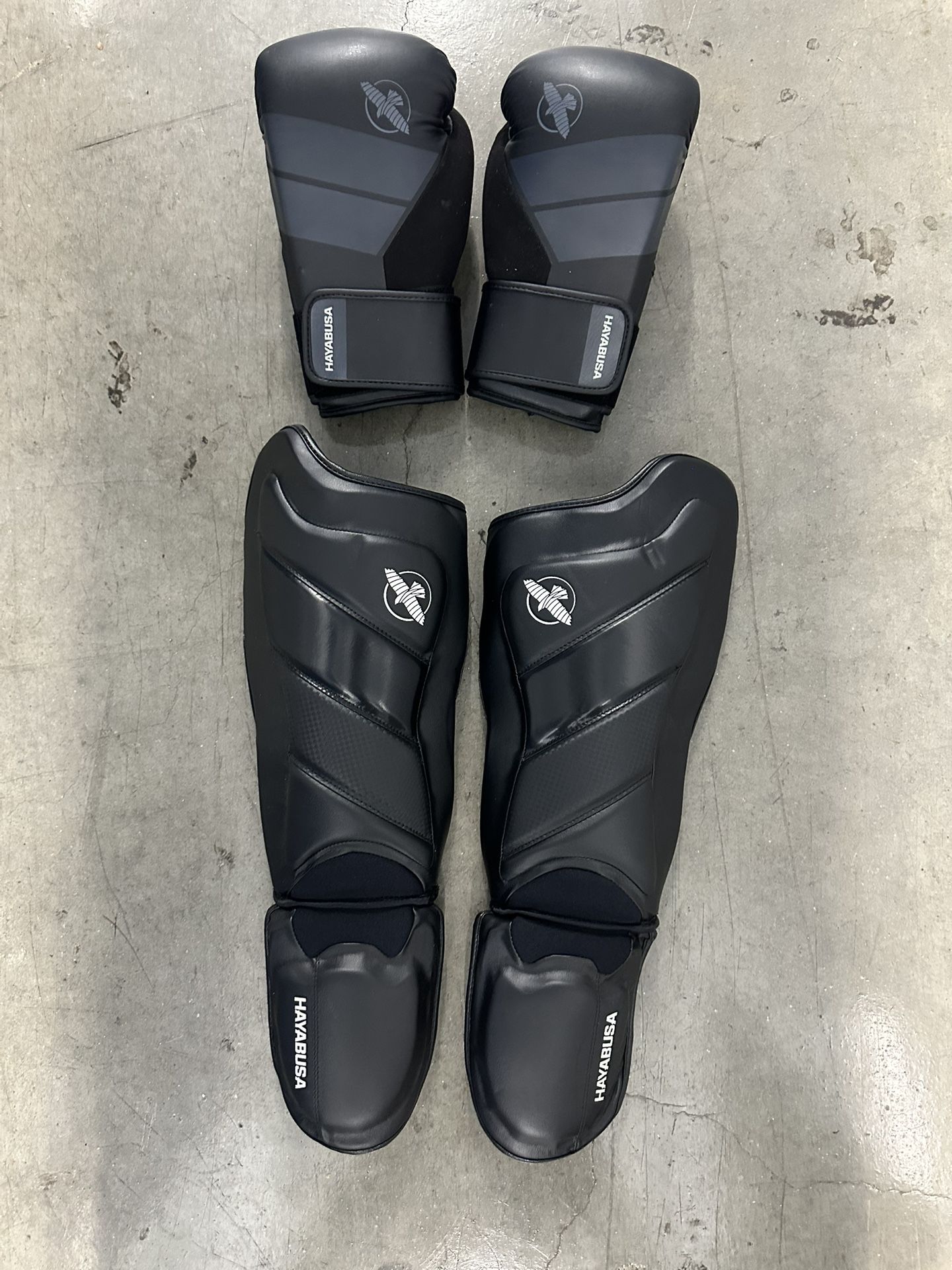 NEW!! Size M Hayabusa Gloves And Shin Guards