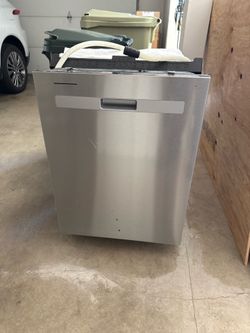 Dishwasher whirlpool