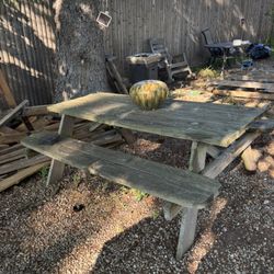 Picnic bench