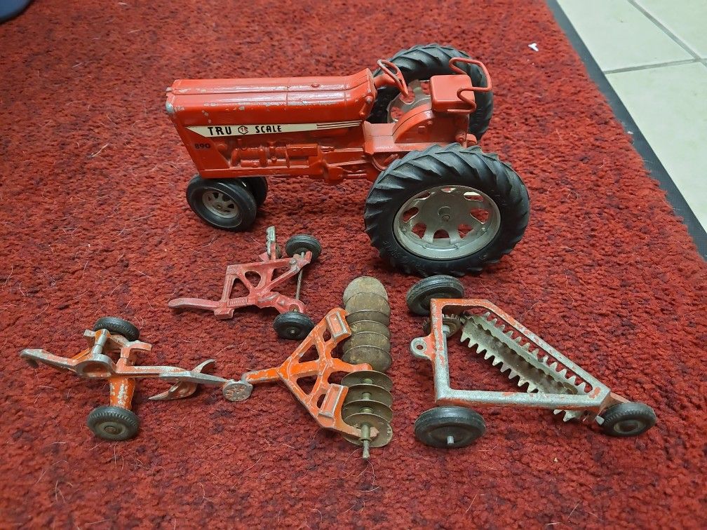 Antique Metal Farm Toy Lot Everything Pictured One Price