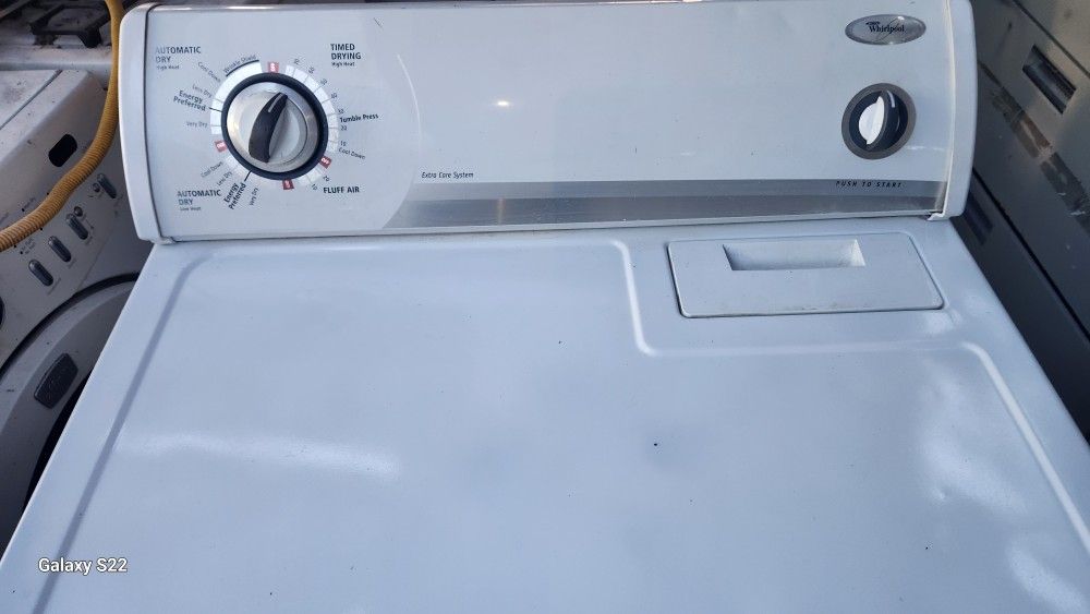 Whirlpool Gas Dryer Large Capacity And Heavy Duty Works Exelent