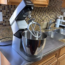 Stand mixer