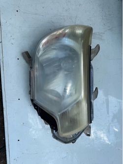 2012-2015 Toyota Tacoma headlight