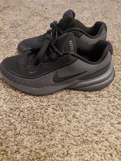 Nike Low-Top Basketball Sneakers Black