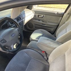 2000 Ford Taurus