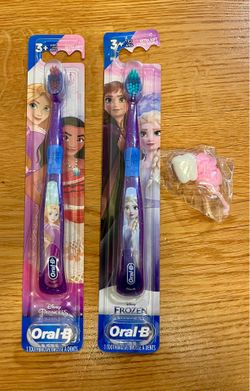 2 x Oral-B Disney Princess & FROZEN Elsa Manual Soft Toothbrush + Tooth Holder