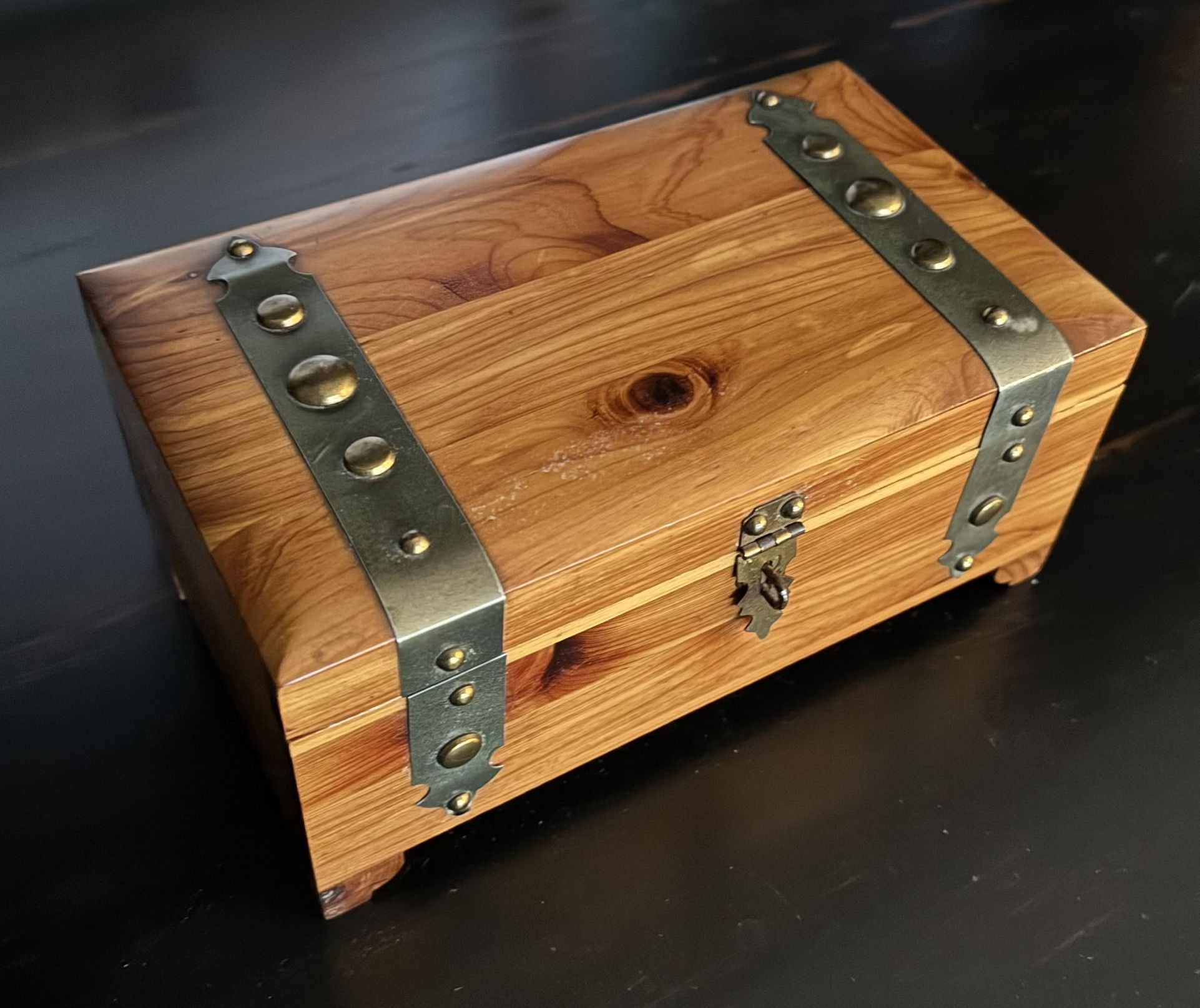 Pilliod Art Box, Cider Wood, 9 3/4”x5”x4”, Nice Finish