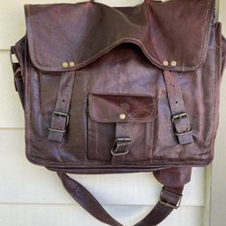 Leather messenger bag
