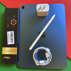 256gb Apple IPad 10th Generation (10.9” Liquid / 2022 model) with pen, keyboard, case & Accessories (warranty 2026) 