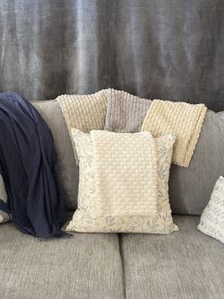 18 X 18 Pillow Cover Set With Zipper