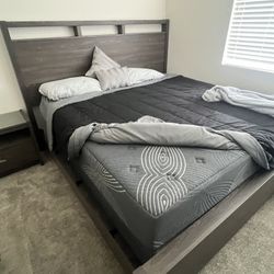 King bedroom set w/ Mattress 