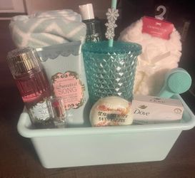 Bath And Body Works Sweetest Song Ladies Valentines Day Gift Basket 